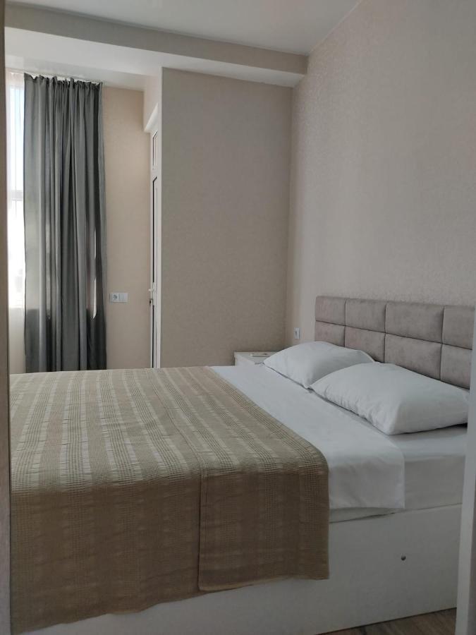 Pushkin Street Pearl Hotel Kutaisi Ngoại thất bức ảnh