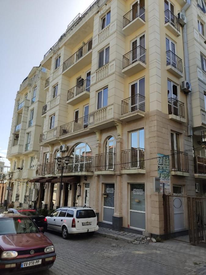 Pushkin Street Pearl Hotel Kutaisi Ngoại thất bức ảnh