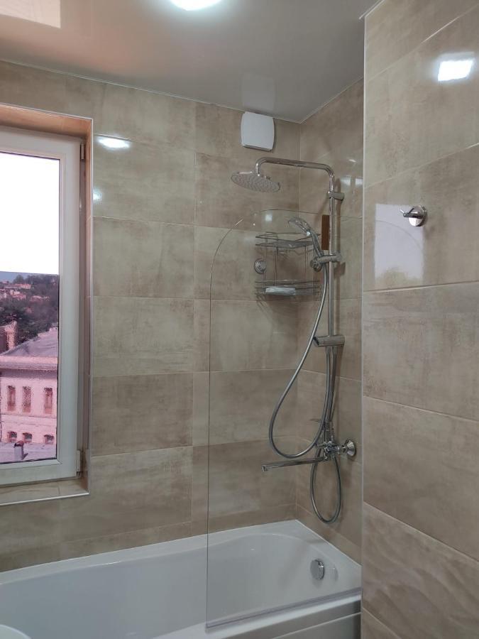 Pushkin Street Pearl Hotel Kutaisi Ngoại thất bức ảnh