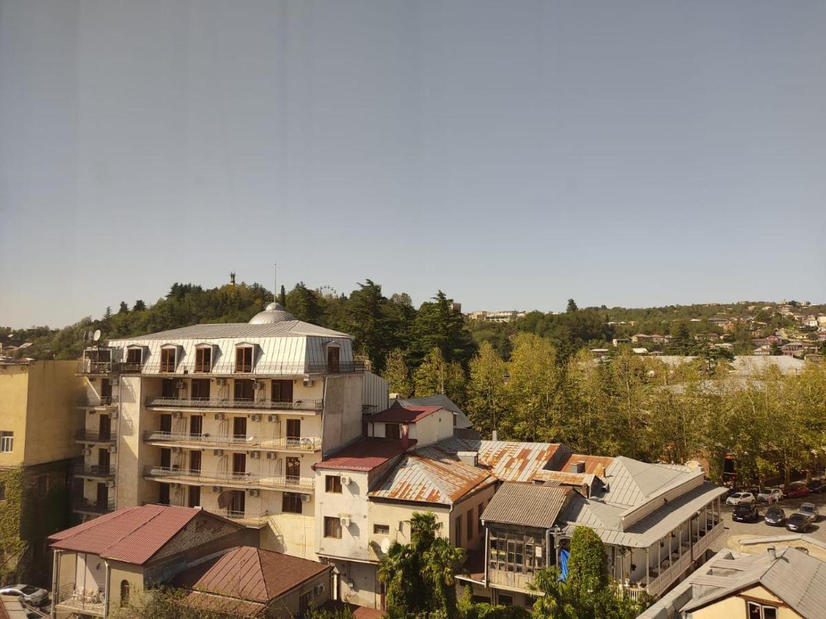 Pushkin Street Pearl Hotel Kutaisi Ngoại thất bức ảnh