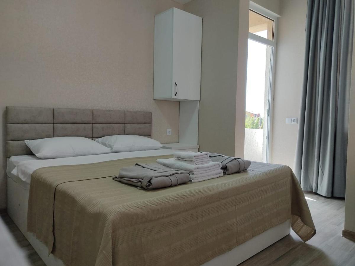 Pushkin Street Pearl Hotel Kutaisi Ngoại thất bức ảnh