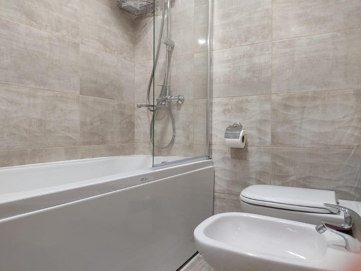 Pushkin Street Pearl Hotel Kutaisi Ngoại thất bức ảnh
