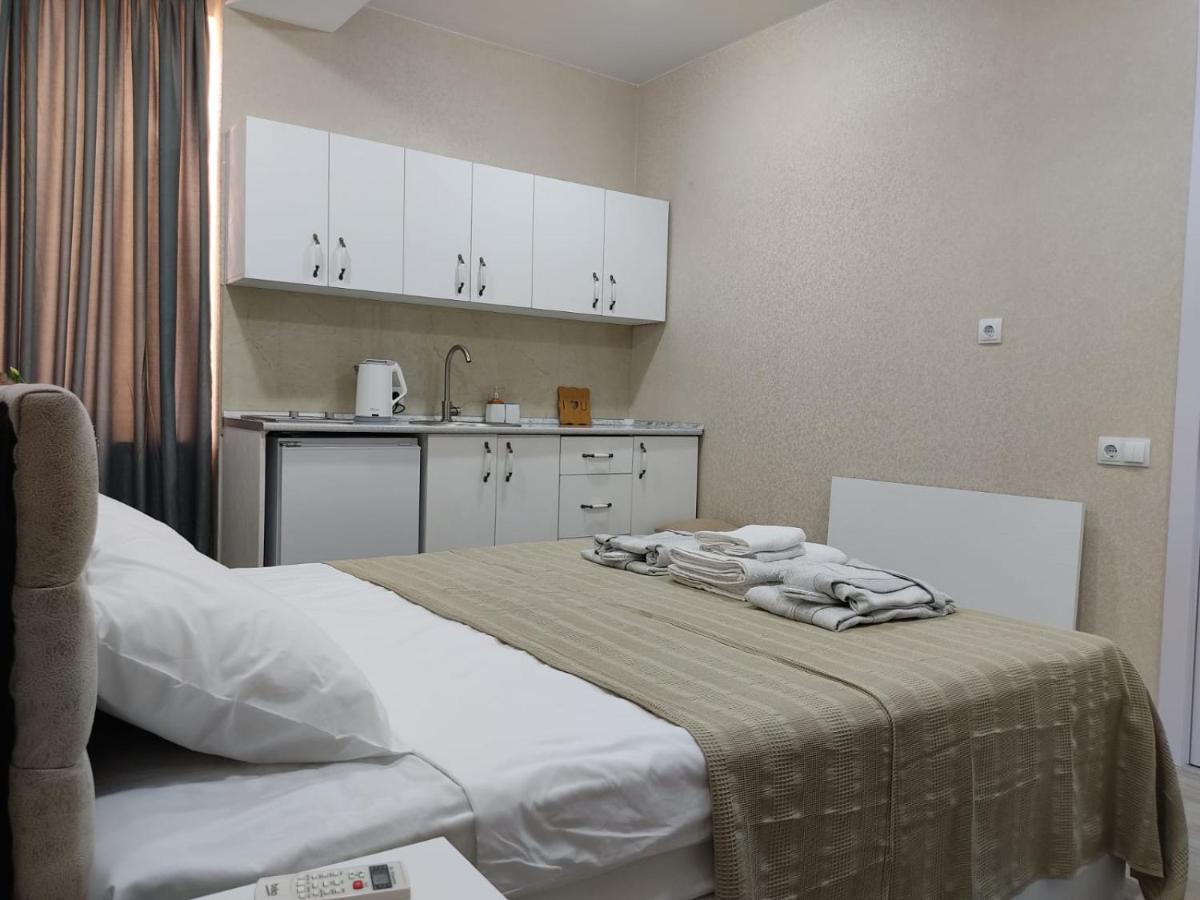 Pushkin Street Pearl Hotel Kutaisi Ngoại thất bức ảnh