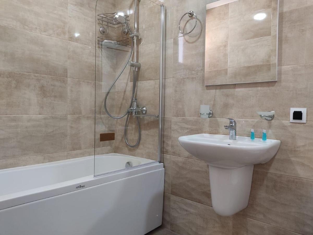 Pushkin Street Pearl Hotel Kutaisi Ngoại thất bức ảnh