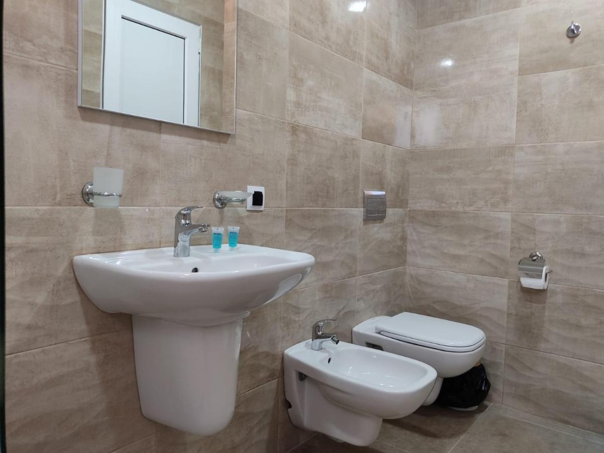 Pushkin Street Pearl Hotel Kutaisi Ngoại thất bức ảnh