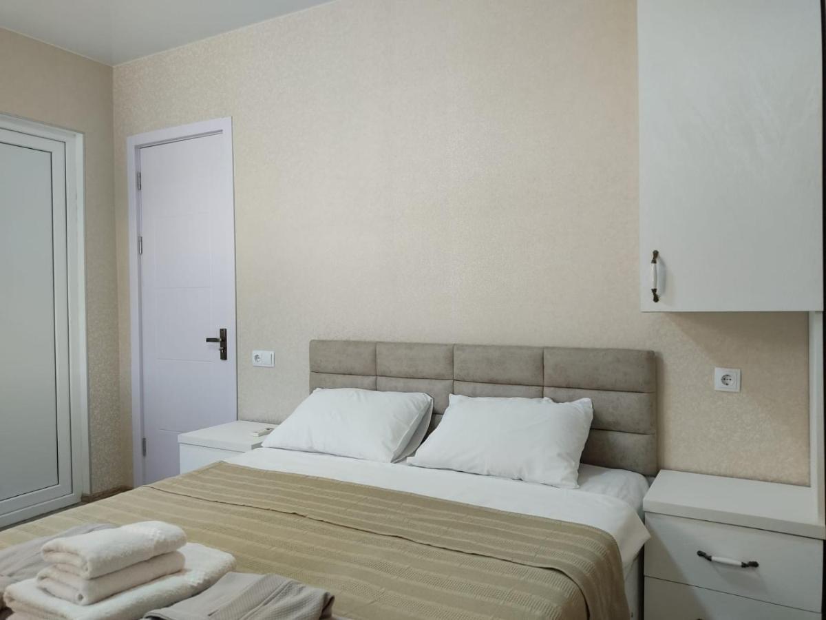 Pushkin Street Pearl Hotel Kutaisi Ngoại thất bức ảnh