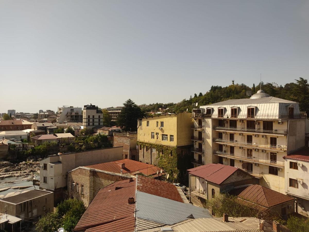 Pushkin Street Pearl Hotel Kutaisi Ngoại thất bức ảnh