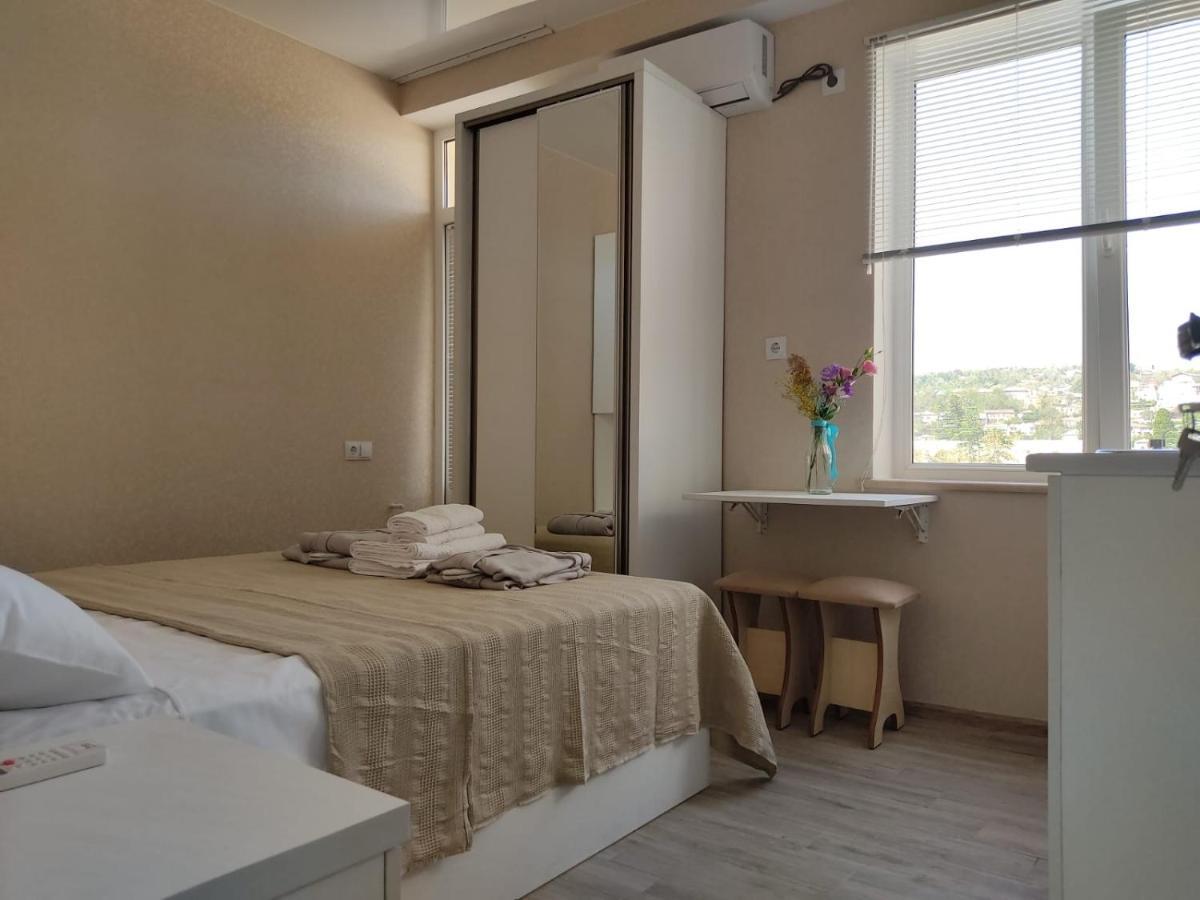 Pushkin Street Pearl Hotel Kutaisi Ngoại thất bức ảnh